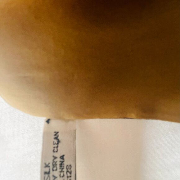 Elegant Vintage Black & Gold Silk Scarf – Adrienne Vittadini - Picture 13 of 14